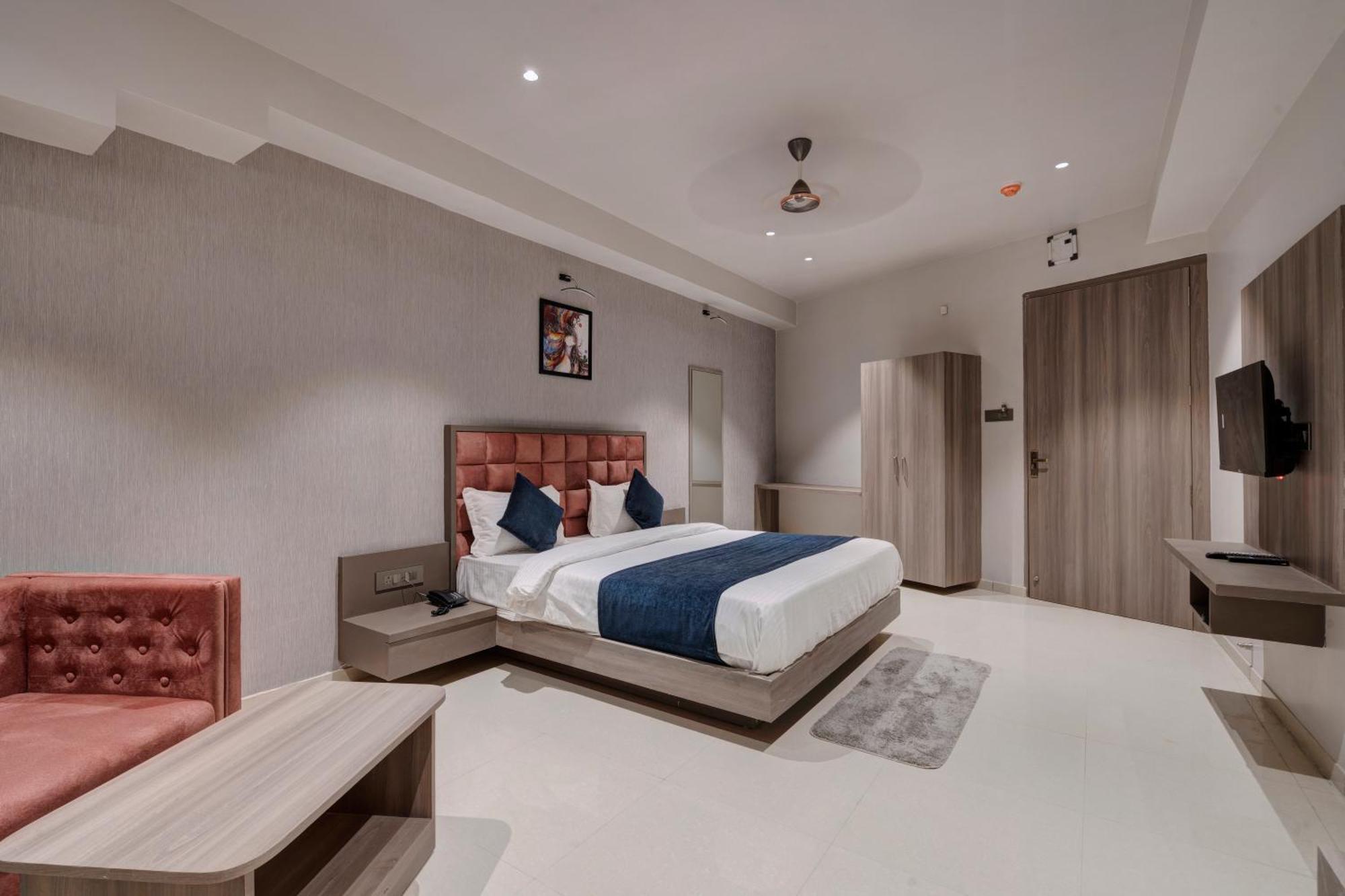 Hotel Sparsh Divine Ahmedabad Exterior foto