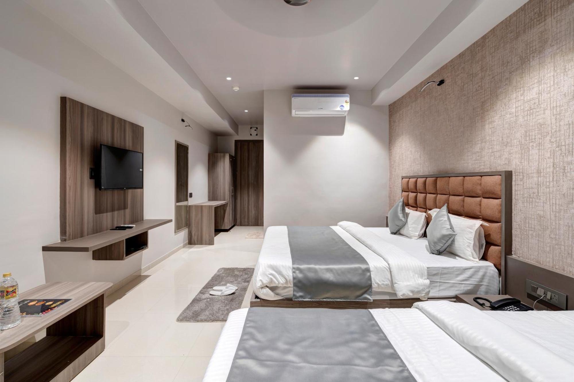 Hotel Sparsh Divine Ahmedabad Exterior foto
