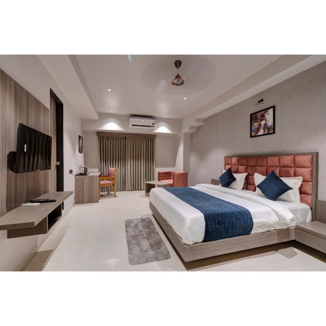 Hotel Sparsh Divine Ahmedabad Exterior foto